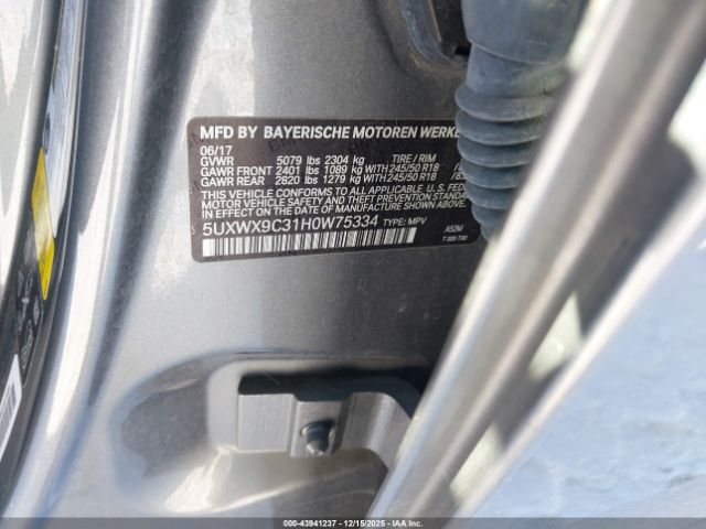 2017 BMW X3 5UXWX9C31H0W75334 Photo 8