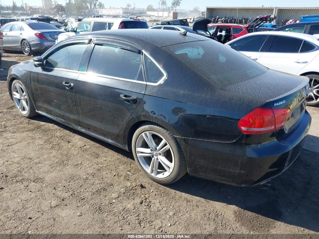 Volkswagen Passat 2014 1VWBS7A30EC105855 Image 3
