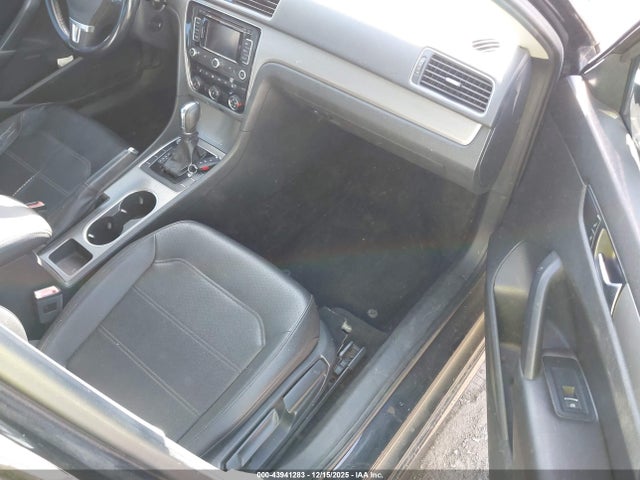 Volkswagen Passat 2014 1VWBS7A30EC105855 Image 5