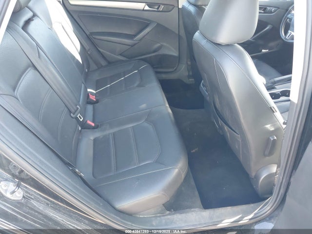 Volkswagen Passat 2014 1VWBS7A30EC105855 Image 8
