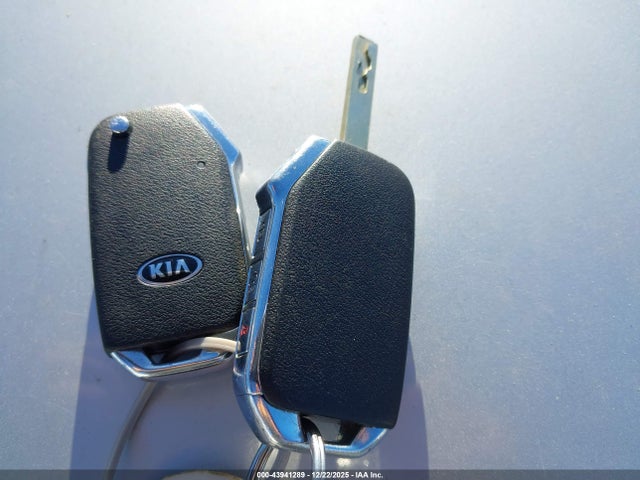 KIA SOUL LX 2021 KNDJ23AU7M7756097 Image 11