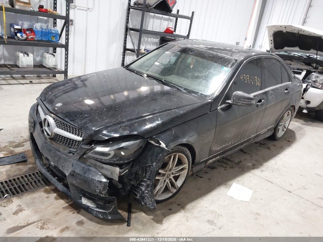 2012 Mercedes-benz C 300 Sport 4matic მანქანა იყიდება აუქციონზე, vin: WDDGF8BB6CF873463, აუქციონის ნომერი: 43941321