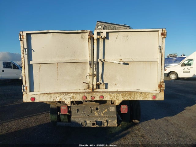 Ford F-550 Chassis Xl 2017 1FDUF5GT1HEE29462 Image 16