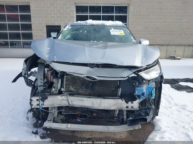 5TDGZRBH4NS564587 Toyota Highlander Xle