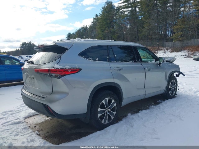 5TDGZRBH4NS564587 Toyota Highlander Xle