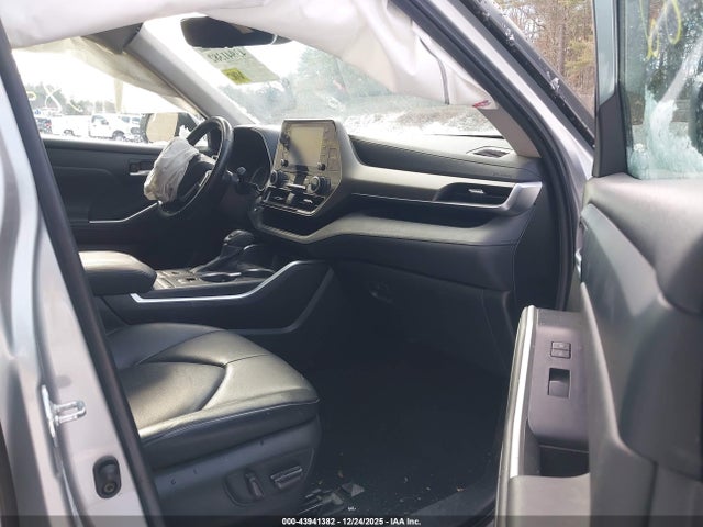 5TDGZRBH4NS564587 Toyota Highlander Xle