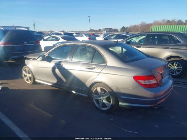 2011 MERCEDES-BENZ C 300 WDDGF8BB6BR156073 Photo 2