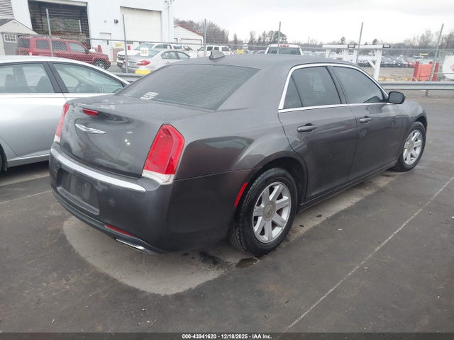 Продаж на аукціоні авто 2015 Chrysler 300 Limited, vin: 2C3CCAAG5FH818175, номер лоту: 43941620
