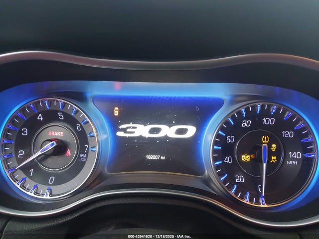 Продаж на аукціоні авто 2015 Chrysler 300 Limited, vin: 2C3CCAAG5FH818175, номер лоту: 43941620