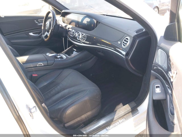 WDDUG8DB3KA474213 Mercedes-Benz S 560