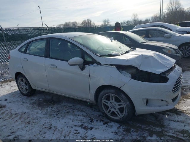43941676 :رقم المزاد ، 3FADP4BJ9JM127960 vin ، 2018 Ford Fiesta Se مزاد بيع