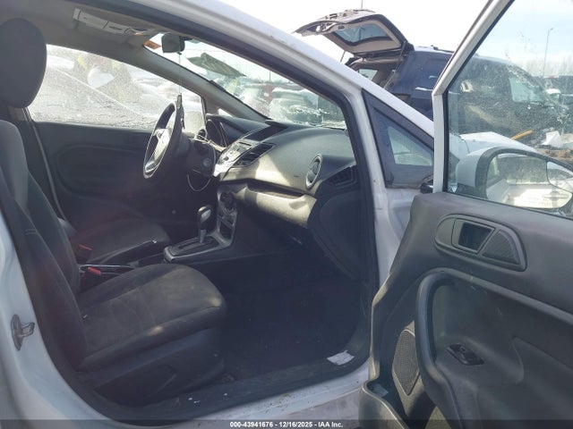 43941676 :رقم المزاد ، 3FADP4BJ9JM127960 vin ، 2018 Ford Fiesta Se مزاد بيع