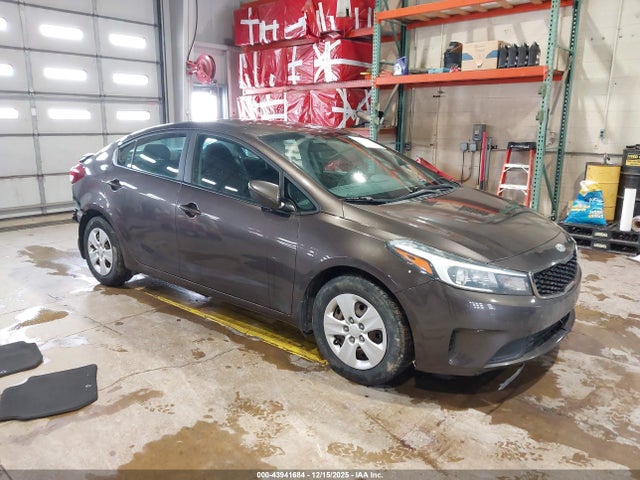 KIA FORTE LX 2017 3KPFK4A77HE076082 zdjęcie główne