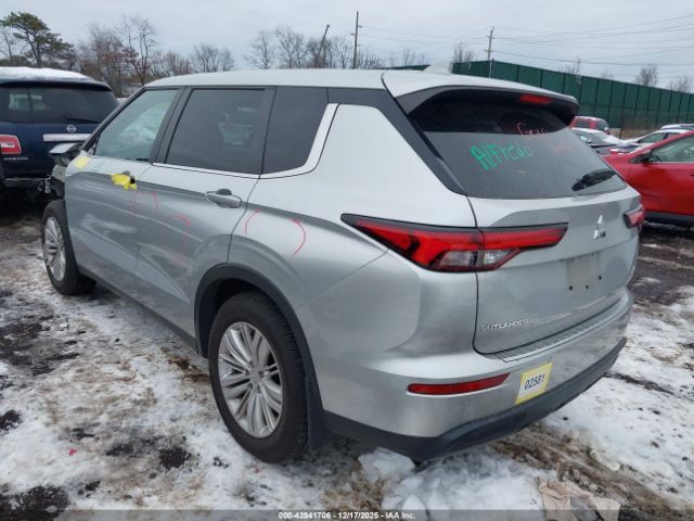 2022 MITSUBISHI OUTLANDER JA4J4TA89NZ035230 Photo 2