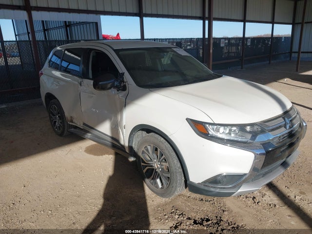 2017 MITSUBISHI OUTLANDER JA4AD2A30HZ041730 Photo 0