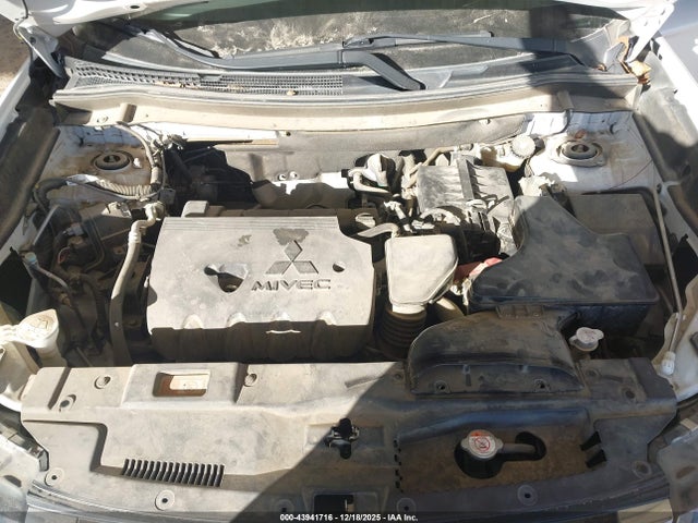 2017 MITSUBISHI OUTLANDER JA4AD2A30HZ041730 Photo 9