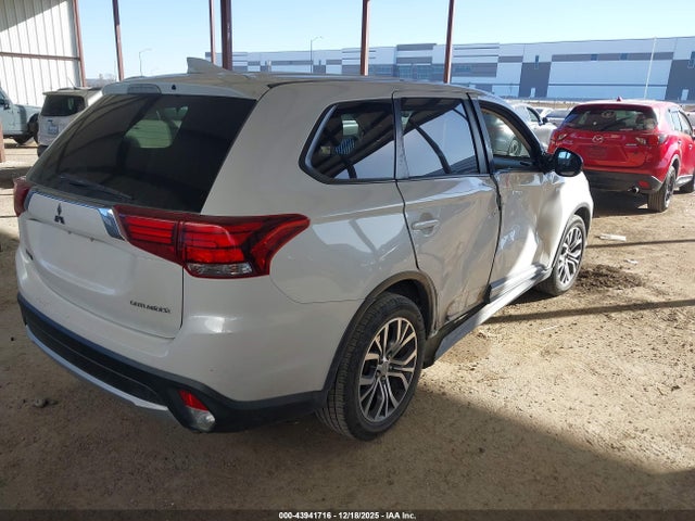 2017 MITSUBISHI OUTLANDER JA4AD2A30HZ041730 Photo 3