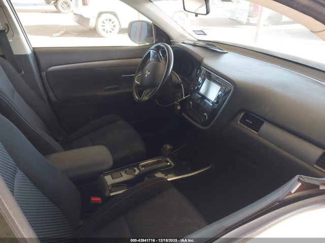 2017 MITSUBISHI OUTLANDER JA4AD2A30HZ041730 Photo 4
