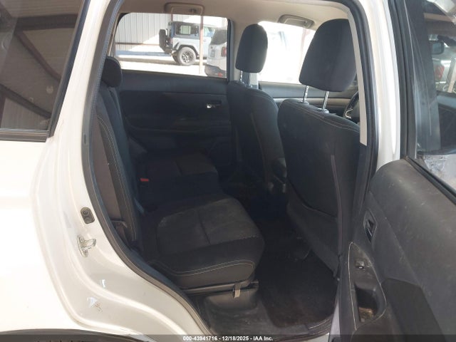 2017 MITSUBISHI OUTLANDER JA4AD2A30HZ041730 Photo 7
