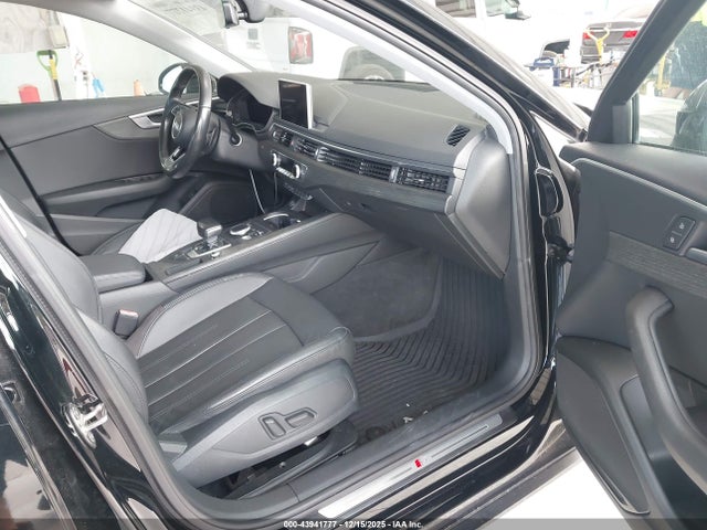2017 AUDI A4 WAUKMAF49HN051067 Photo 4