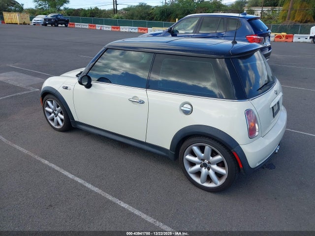 2004 MINI COOPER S WMWRE33404TD76145 Photo 2