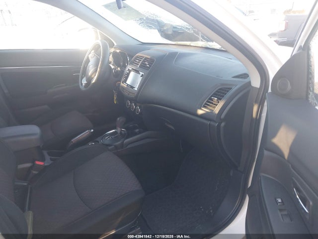 2017 MITSUBISHI OUTLANDER SPORT JA4AR3AU4HZ044677 Photo 4