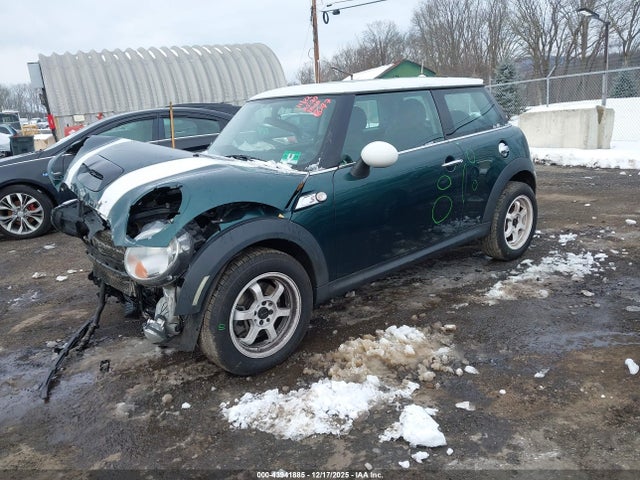 2007 MINI COOPER S WMWMF73507TL91706 Photo 1