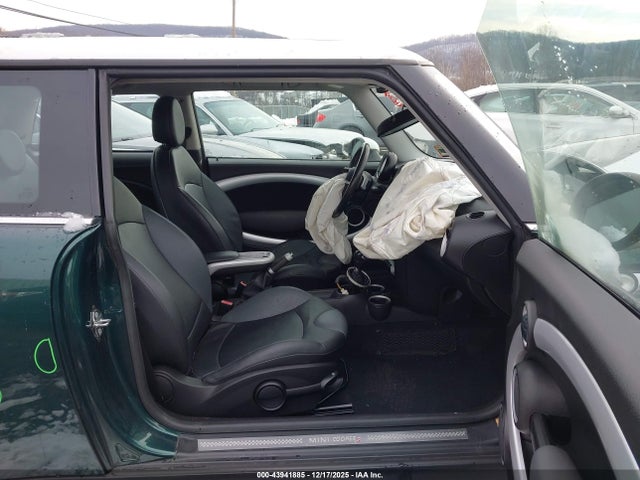 2007 MINI COOPER S WMWMF73507TL91706 Photo 4