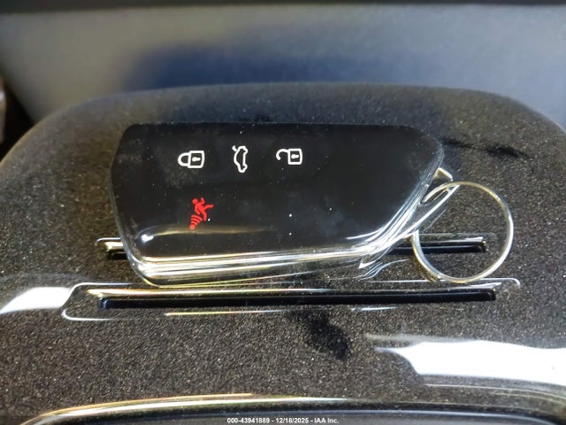 WVGRMPE29NP038254 Volkswagen ID.4 PRO