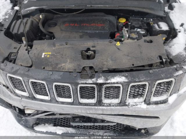 2018 JEEP COMPASS 3C4NJDBB6JT360824 Photo 9
