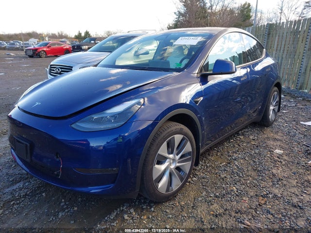 2023 TESLA MODEL Y 7SAYGDEE8PA206351 Photo 1