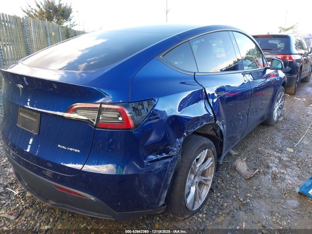 2023 TESLA MODEL Y 7SAYGDEE8PA206351 Photo 3