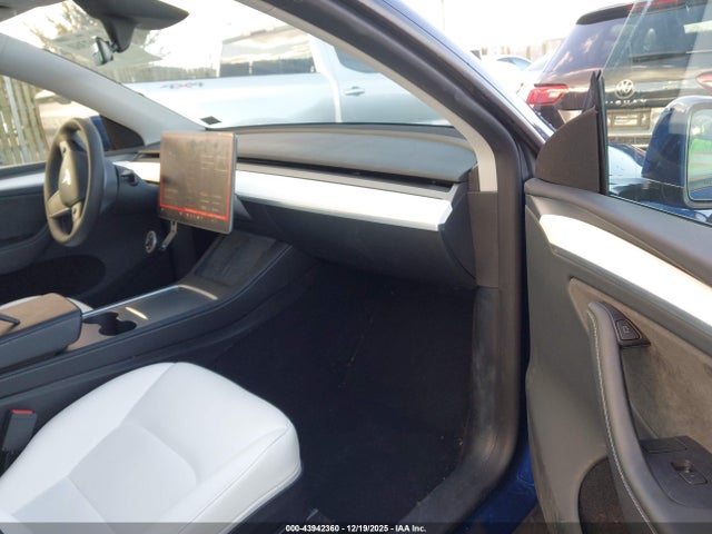 2023 TESLA MODEL Y 7SAYGDEE8PA206351 Photo 4