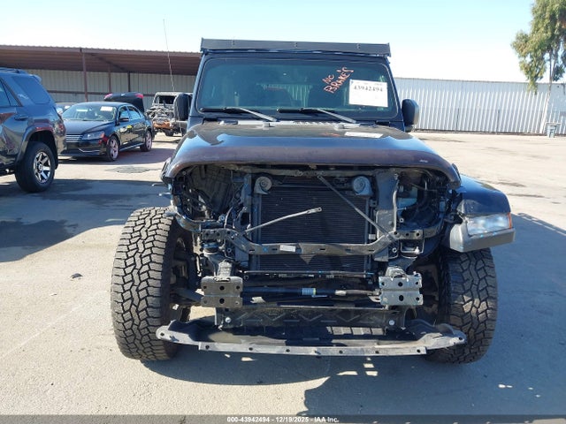 1C4HJXDN0MW738303 Jeep Wrangler Unlimited 80th Anniversary 4x4