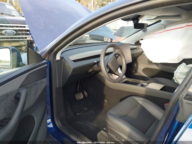 2026 TESLA MODEL Y 7SAYGDEE5TA395132 Photo 4