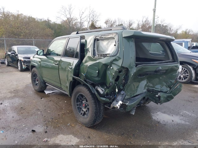 2022 TOYOTA 4RUNNER JTERU5JR1N5985601 Photo 2