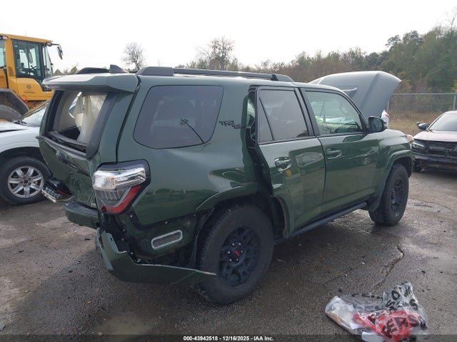 2022 TOYOTA 4RUNNER JTERU5JR1N5985601 Photo 3