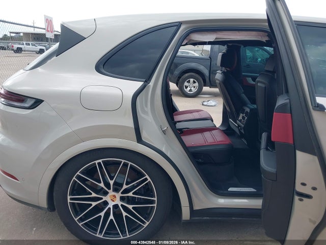 2025 PORSCHE CAYENNE E-HYBRID WP1AE2AY8SDA16138 Photo 7