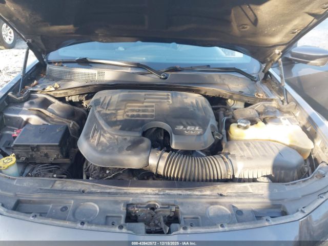 2019 CHRYSLER 300 2C3CCABG3KH537842 Photo 9