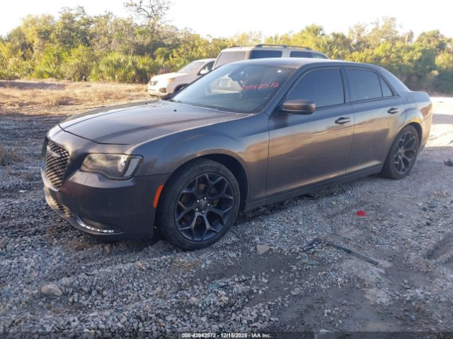 2019 CHRYSLER 300 2C3CCABG3KH537842 Photo 1