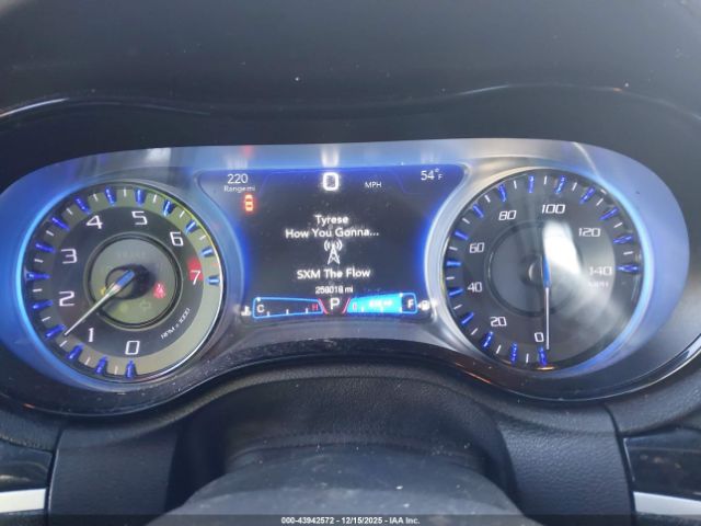 2019 CHRYSLER 300 2C3CCABG3KH537842 Photo 6