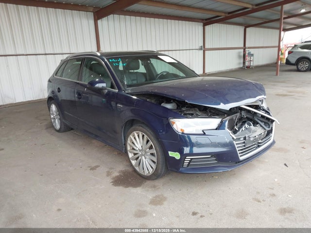 2017 AUDI A3 E-TRON WAUTPBFF6HA098437