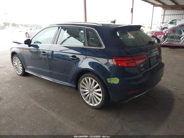 2017 AUDI A3 E-TRON WAUTPBFF6HA098437 Photo 2