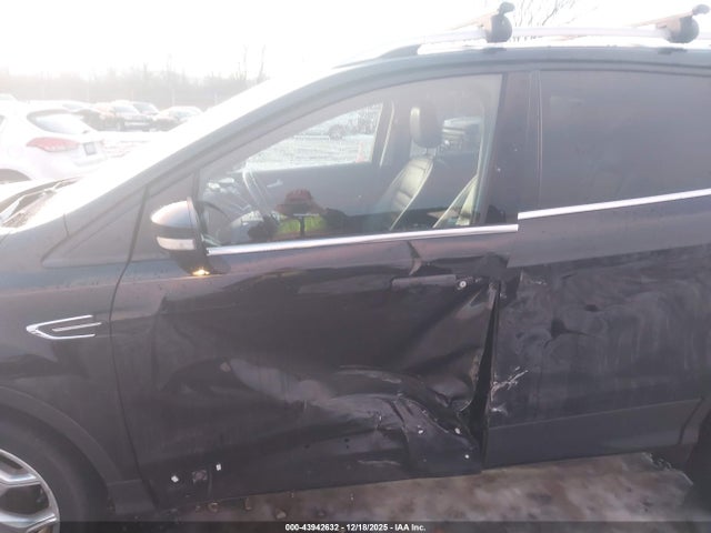 1FMCU9J94JUD55598 Ford Escape Titanium