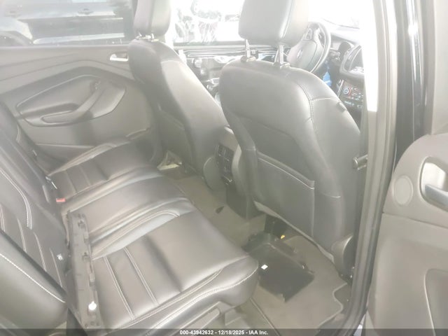 1FMCU9J94JUD55598 Ford Escape Titanium