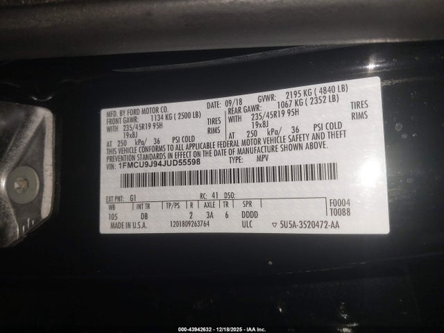 1FMCU9J94JUD55598 Ford Escape Titanium