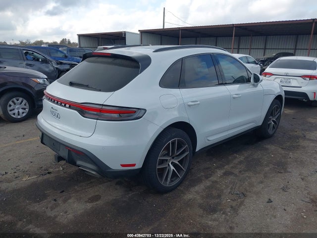 2025 PORSCHE MACAN WP1AA2A5XSLB11162 Photo 3