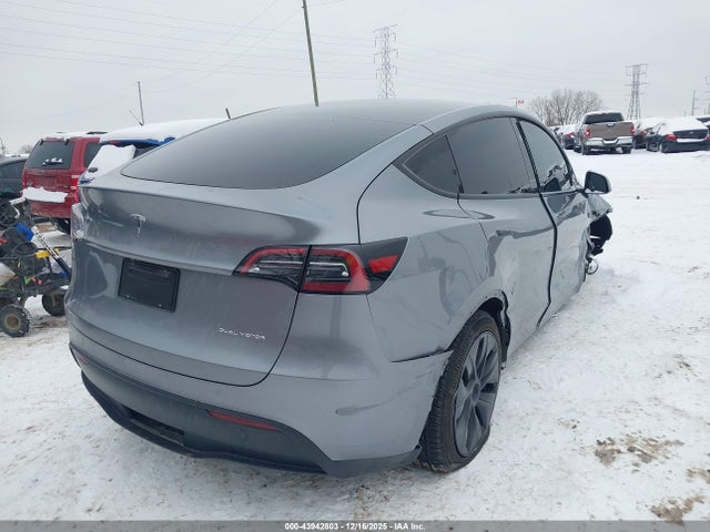 2025 TESLA MODEL Y 7SAYGDEE5SF293718 Photo 3