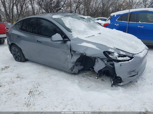 2025 TESLA MODEL Y 7SAYGDEE5SF293718 Photo 5