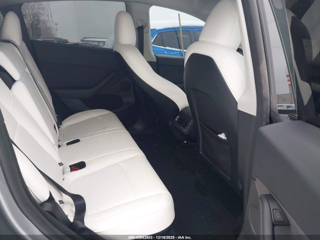 2025 TESLA MODEL Y 7SAYGDEE5SF293718 Photo 7